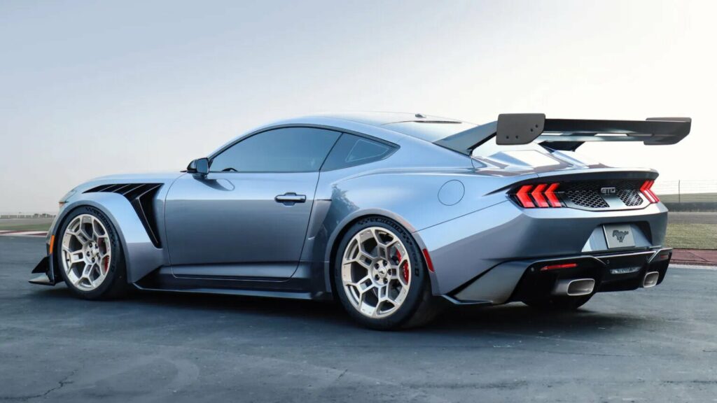 Ford Mustang GTD voiture de course, trackday, ford gt, voiture de sport, ford la plus rapide, ford la plus puissante