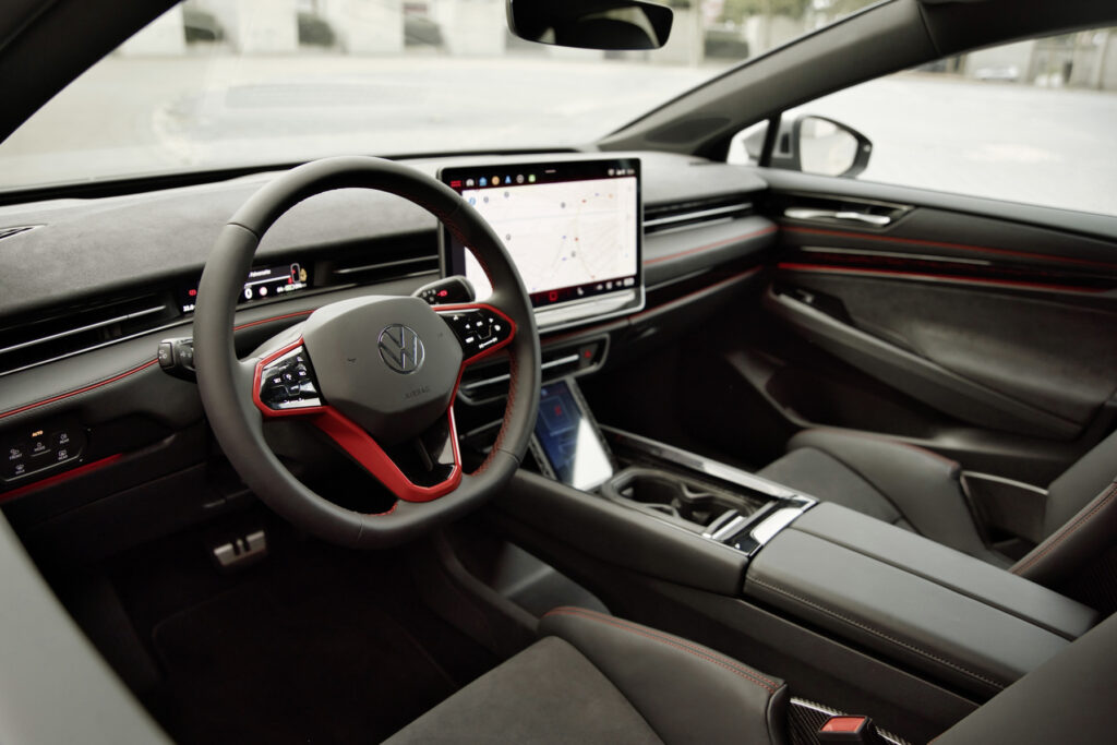 Volkswagen ID.X Performance, berline electrique, tesla model 3 performance, bmw i4 m50