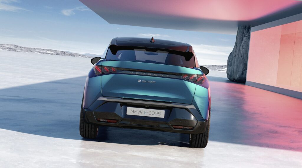 PEUGEOT_E_3008