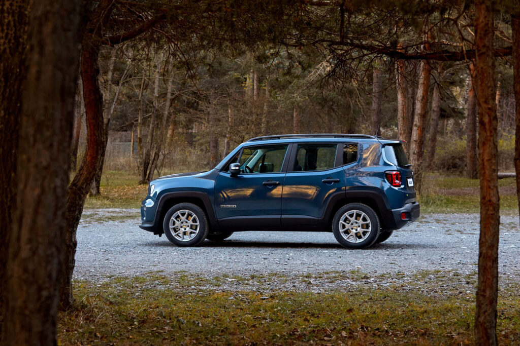 jeep renegade 2024 voiture 4x4 forêt suv compact urbain