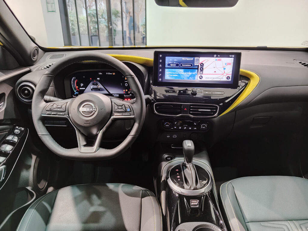 voiture jaune nissan juke 2024 restylée