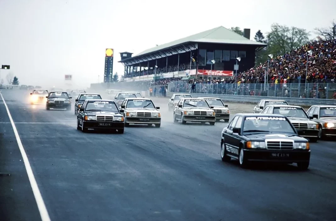 voiture de course Mercedes 190e 2.3 16 lors de la race of champions 1984 gagnée par Ayrton Senna