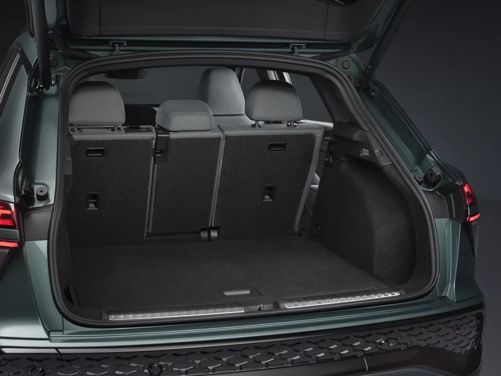 Audi Q6 2026, SUV hybride coffre 