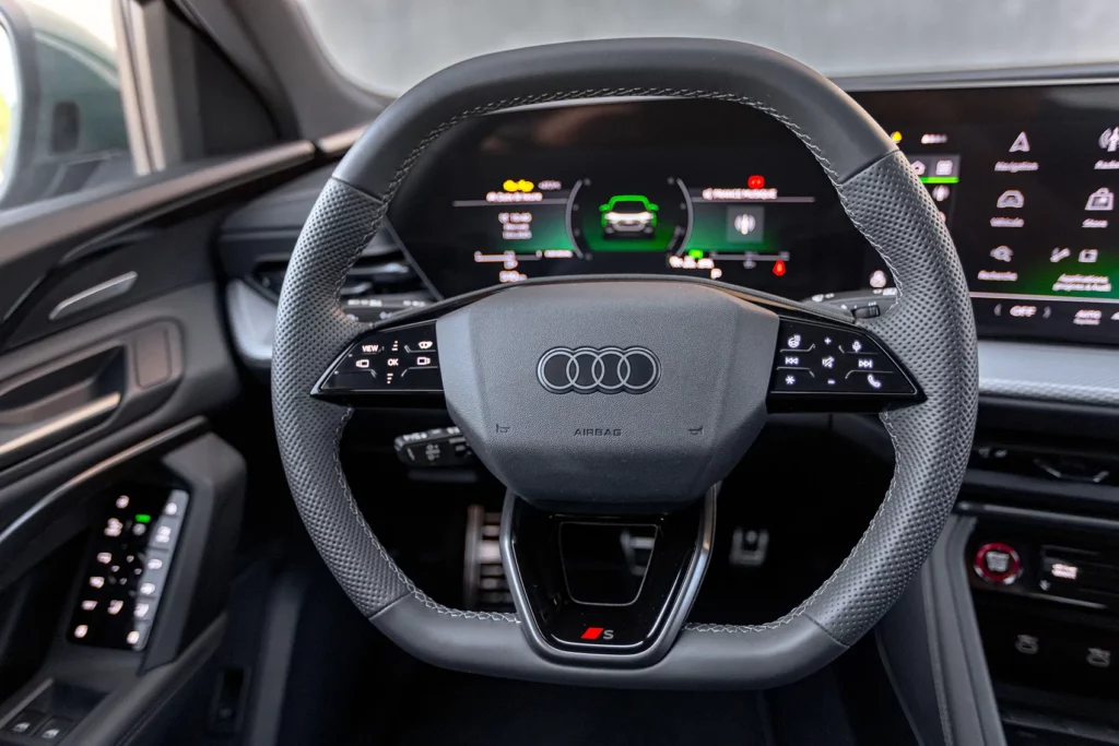 essai Audi Q5 TDI Hybride 2025 touches haptiques 