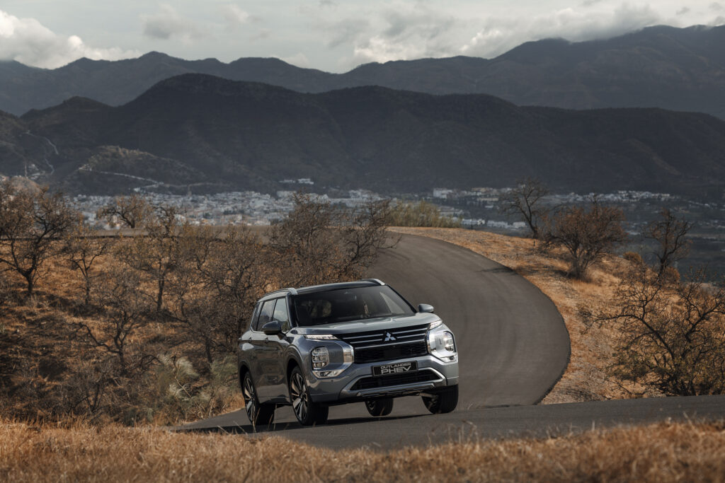 essai mitsubishi outlander phev sur la route