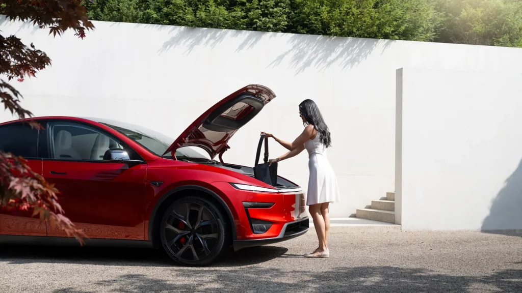 Tesla Model Y Performance 2025 frunk coffre avant