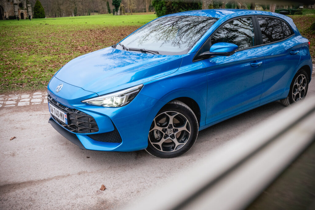 Essai MG3 Hybrid+ trois quart avant