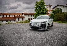 Audi Q6 Sportback e-tron Performance : Le SUV coupé électrique qui n’a pas peur des longs voyages Essai Q6 Sportback e-tron Performance trois quart face