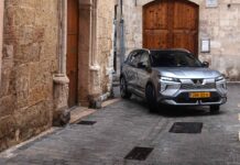 Mitsubishi Eclipse Cross électrique : le clone du Scénic qui veut frapper plus fort que Renault mitsubishi eclipse cross trois quart face