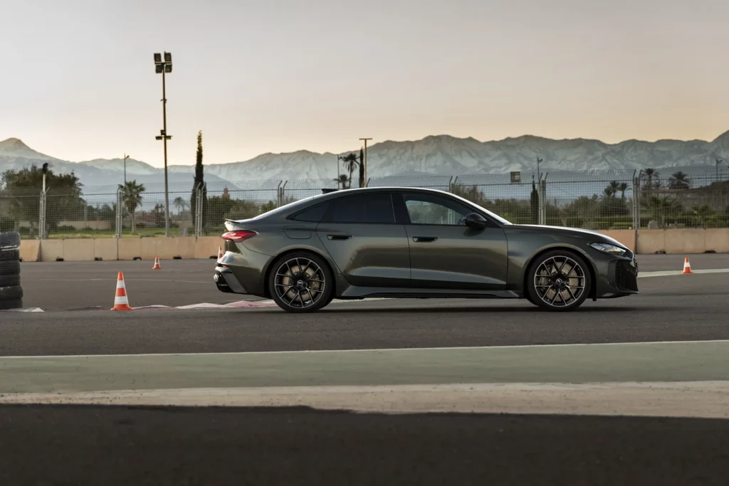 audi rs5 trois quart avant