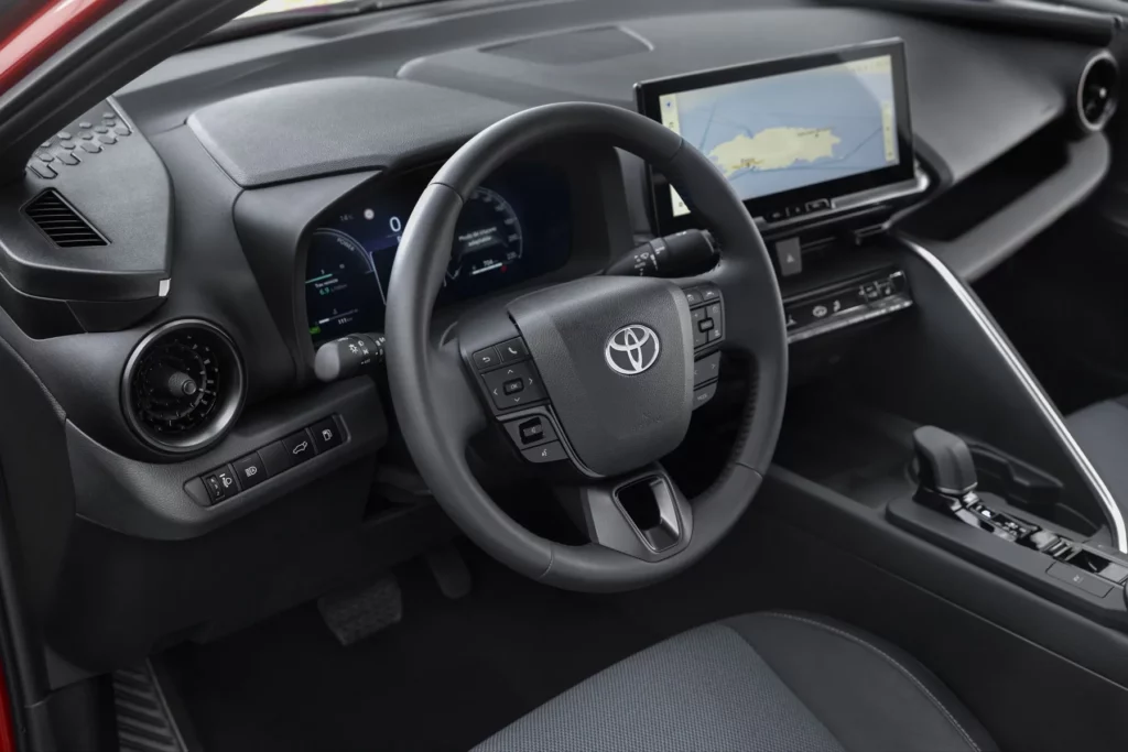 Toyota C-HR Hybride 140 habitacle