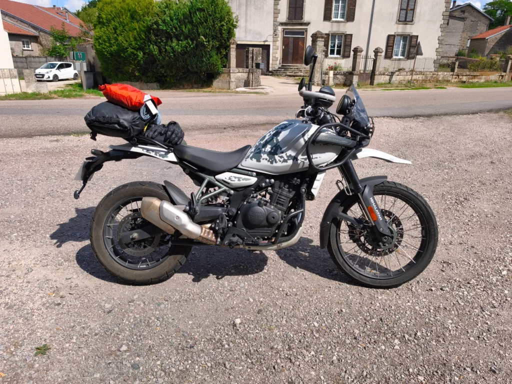 Royal Enfield Himalyan 450 tente et porte paquet